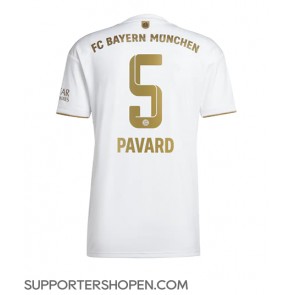 Bayern Munich Benjamin Pavard #5 Borta Matchtröja 2022-23 Kortärmad